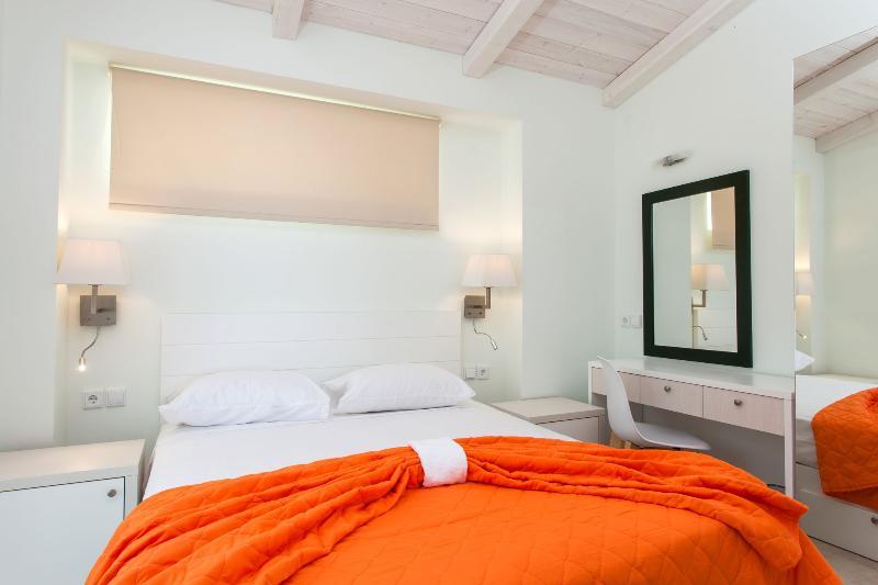 Elpiniki Luxury Apartments Неа-Потидеа Экстерьер фото